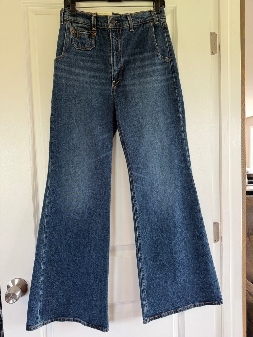 Levi's Wide-Leg Jeans in Dark Blue Wash